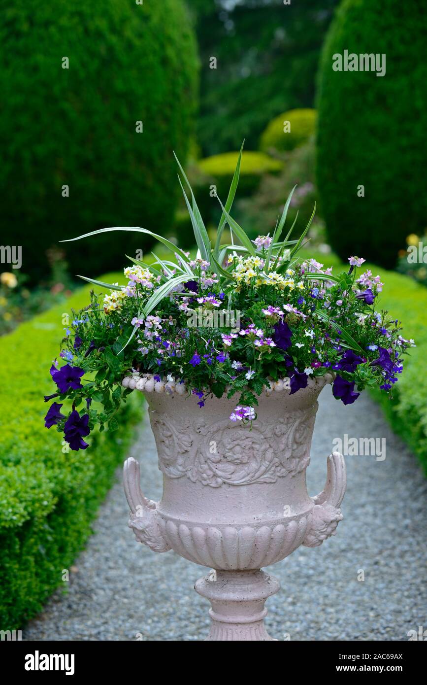 urn,gothic,victorian,style,styled,planter,flower,flowers,display