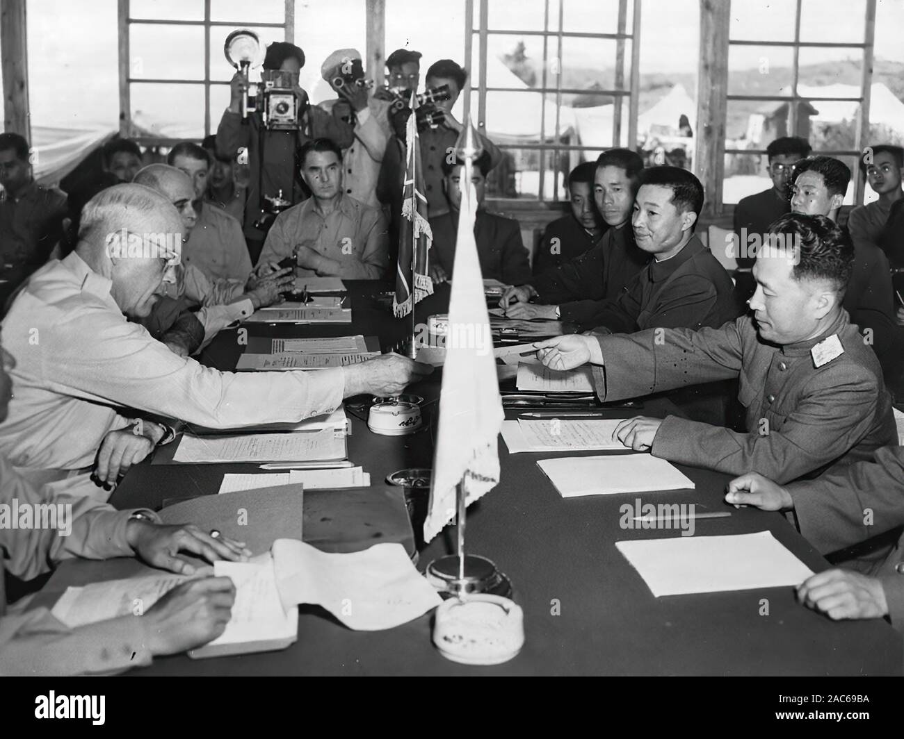 Korean war 1953 hi-res stock photography and images - Alamy