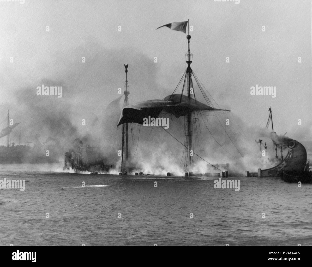 Sinking Roman Galley in Sea Battle filmed in Italy for BEN - HUR : A TALE OF THE CHRIST 1925 director FRED NIBLO novel General Lew Wallace adaptation June Mathis Silent Movie Metro Goldwyn Mayer Stock Photo