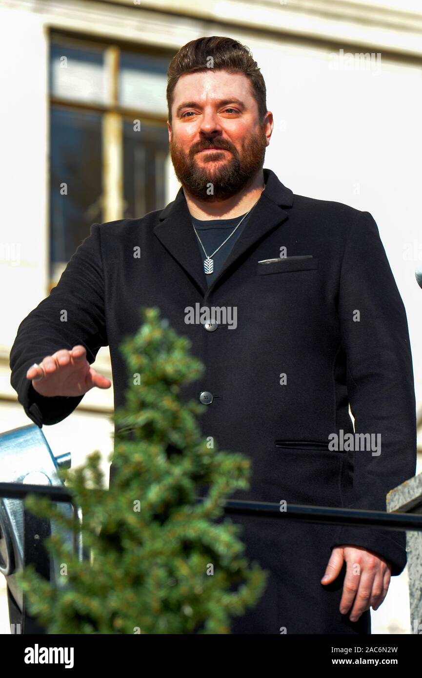 Chris Young rides a float Mount Rushmore’s American Pride during the