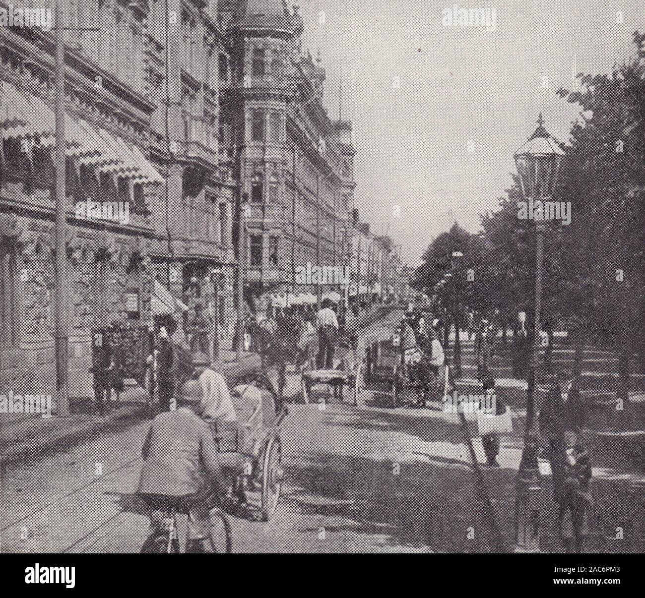 1930s 'The History of Finland' - People walking on the North Esplanade ...