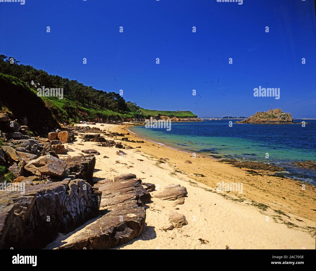 Felsenkueste in der Bretagne, Frankreich bei Ploumanac Stock Photo