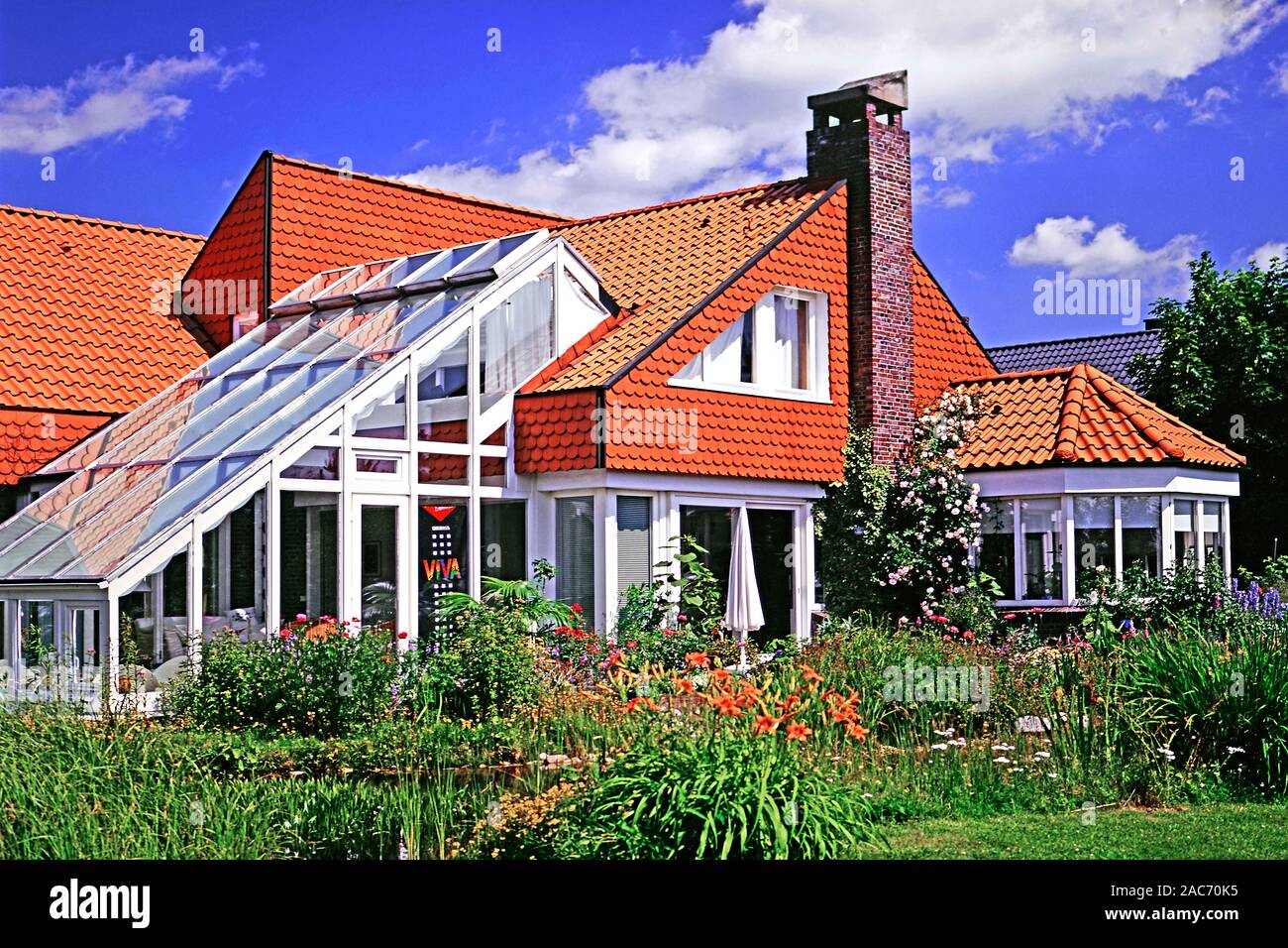 Einfamilienhaus mit Wintergarten in Niedersachsen Stock Photo