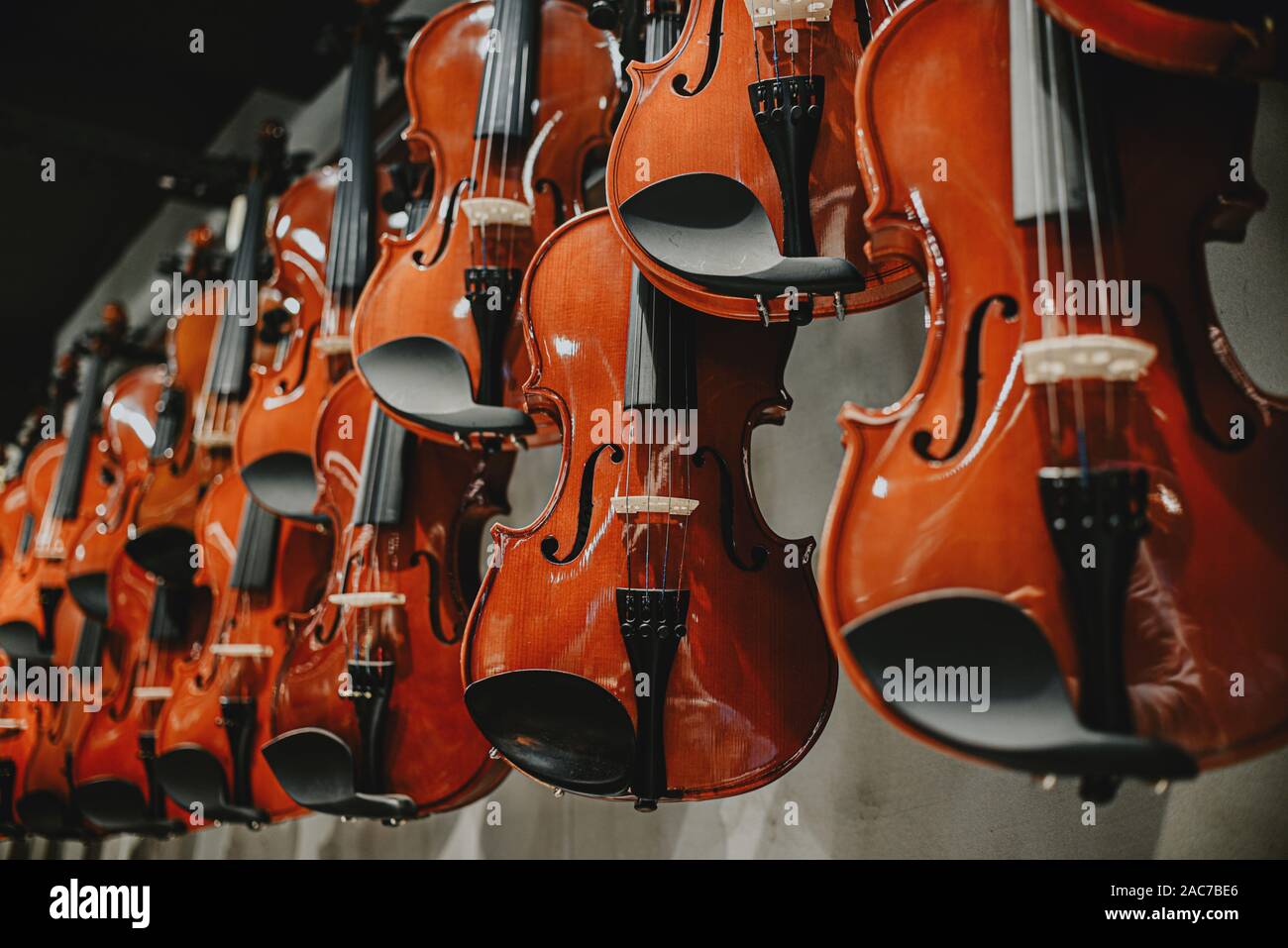 Violin wall hanging hires stock photography and images Alamy