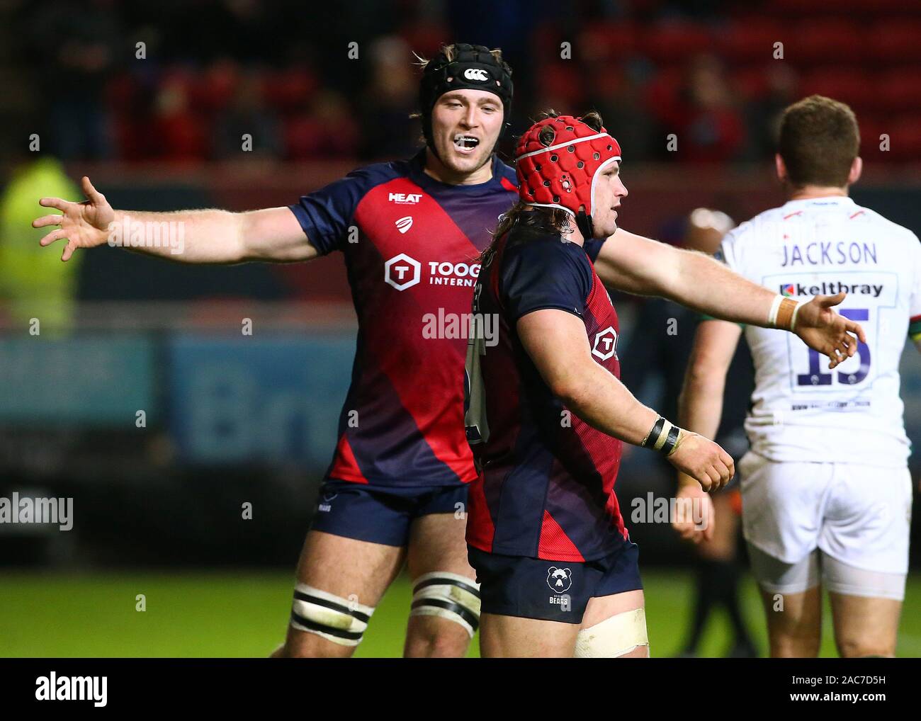 Bristol Bears' Ed Holmes embraces Harry Thacker after Harry Thacker scores his sides fourth try of the match during the Gallagher Premiership at Ashton Gate, Bristol. Stock Photo