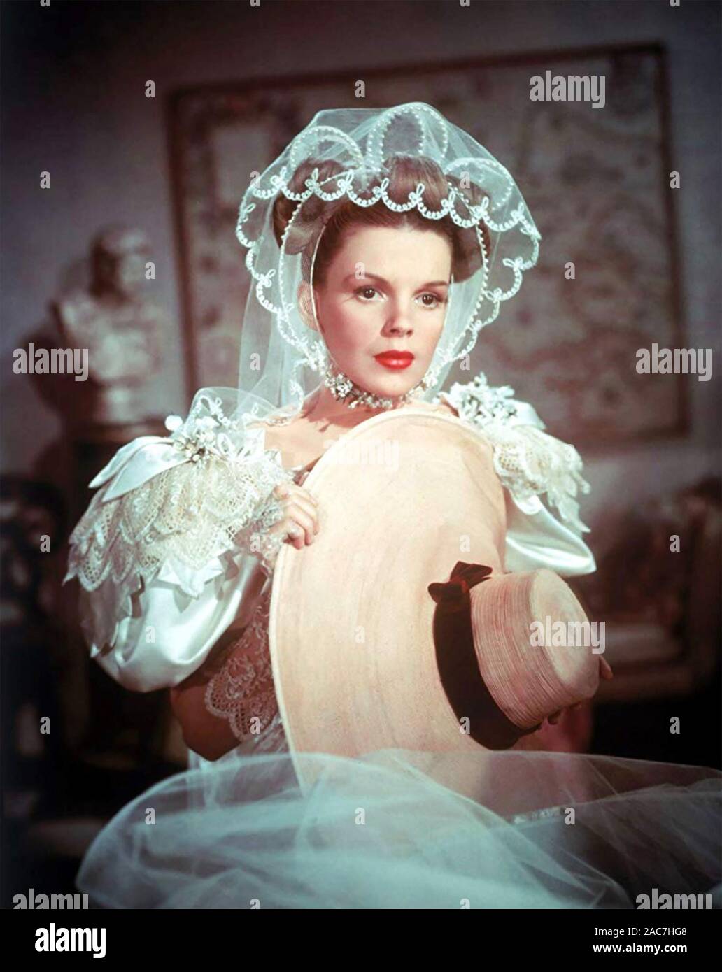 THE PIRATE 1948 MGM film with Judy Garland and Gene Kelly Stock Photo ...