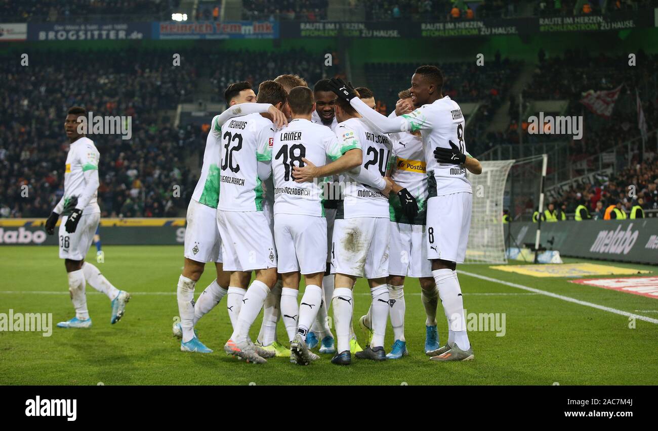 Firo 01 12 19 Football 1 Bundesliga Season 19 Borussia Monchengladbach Gladbach Sc Freiburg 4 2 Jubilation Around Breel Embolo Gladbach Usage Worldwide Stock Photo Alamy
