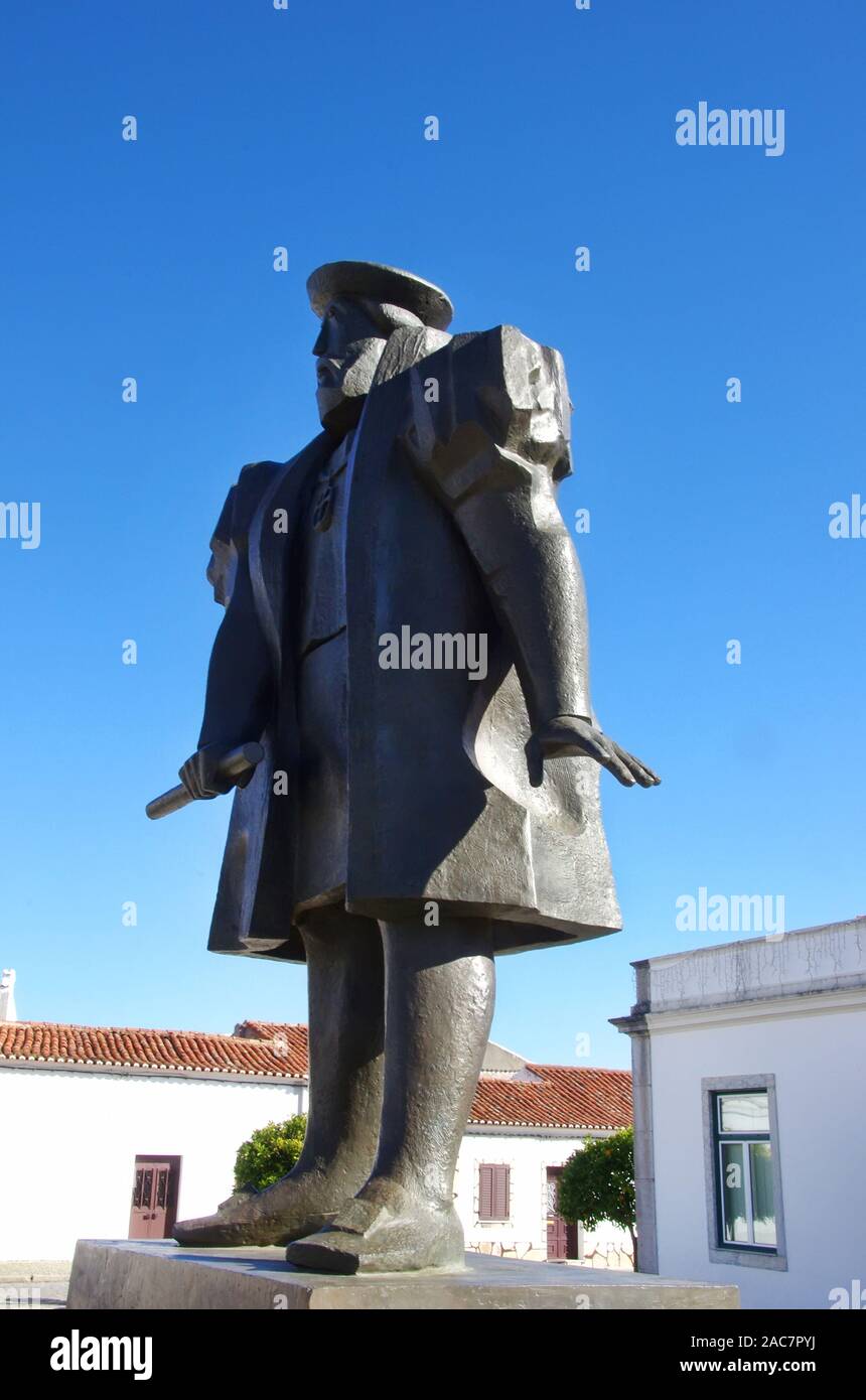 Vasco Da Gama Statue In Vidigueira Portugal Stock Photo Alamy