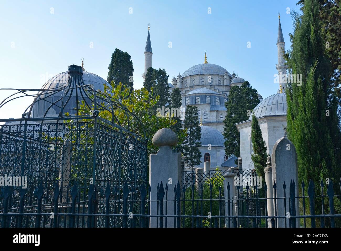 Historic gravestones in the cemetery of Fatih mosque in Istanbul, Turkey Stock Photo