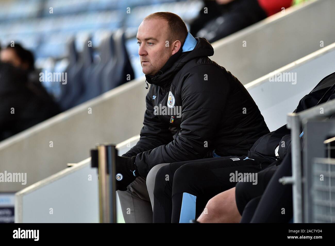 Manchester, UK. 01st Dec, 2019. MANCHESTER, ENGLAND - DECEMBER 1ST Nick Cushing, manager of Manchester City in action during the Barclays FA Women's Super League match between Manchester City and Liverpool at the Manchester City Academy Stadium, Manchester on Sunday 1st December 2019. (Credit: Eddie Garvey | MI News) Photograph may only be used for newspaper and/or magazine editorial purposes, license required for commercial use Credit: MI News & Sport /Alamy Live News Stock Photo
