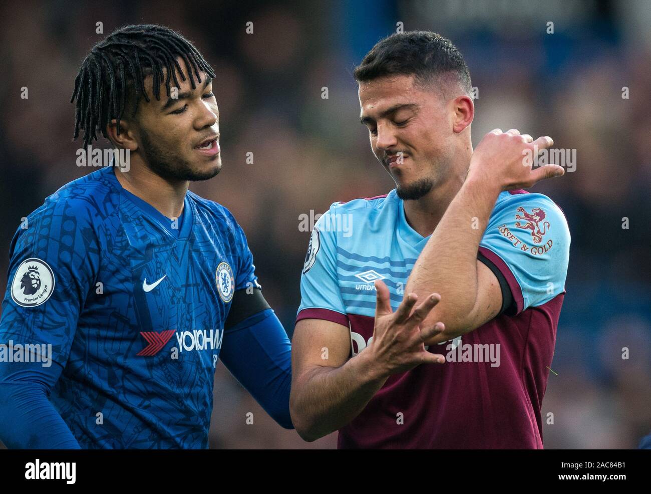 Pablo Fornals of West Ham Utd complains to Reece James of Chelsea about an elbow during the Premier League match between Chelsea and West Ham United a Stock Photo