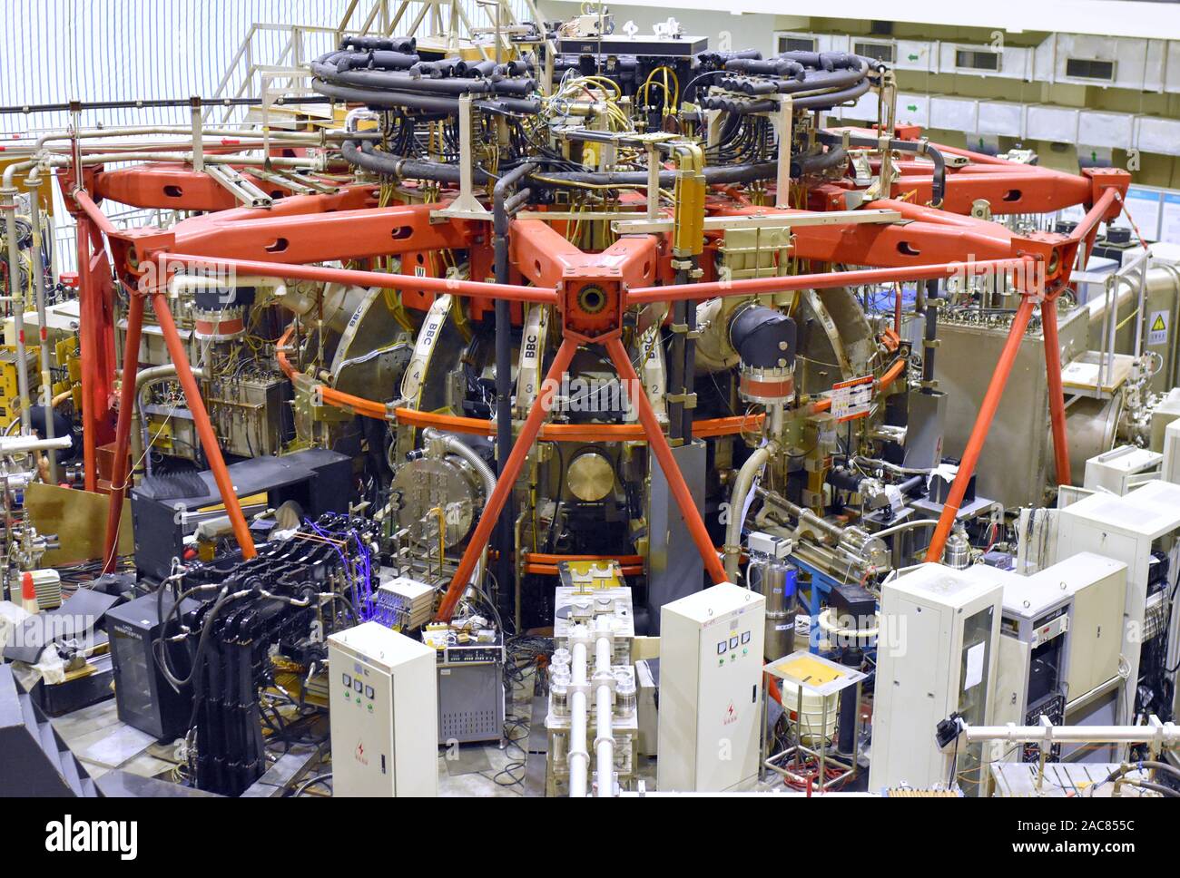 HL-2A tokamak nuclear fusion reactor experiment in Chengdu, China Stock Photo