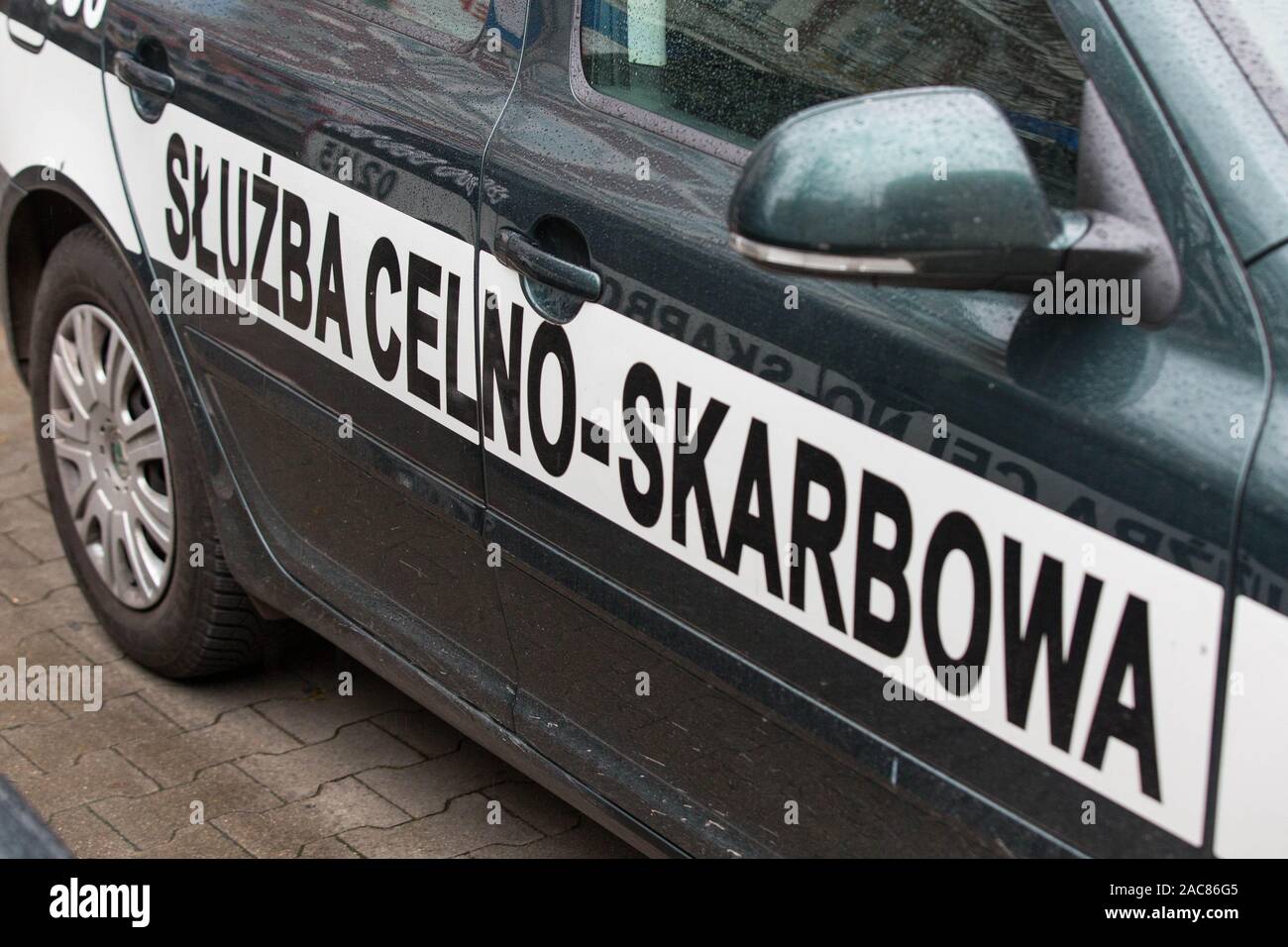 Zgorzelec, Poland. 18th Nov, 2019. A vehicle of the Customs Service seen in Zgorzelec.Zgorzelec and Goerlitz are partner cities of the Euro region Neisse located in Saxony (Germany) and Lower Silesia Credit: Karol Serewis/SOPA Images/ZUMA Wire/Alamy Live News Stock Photo