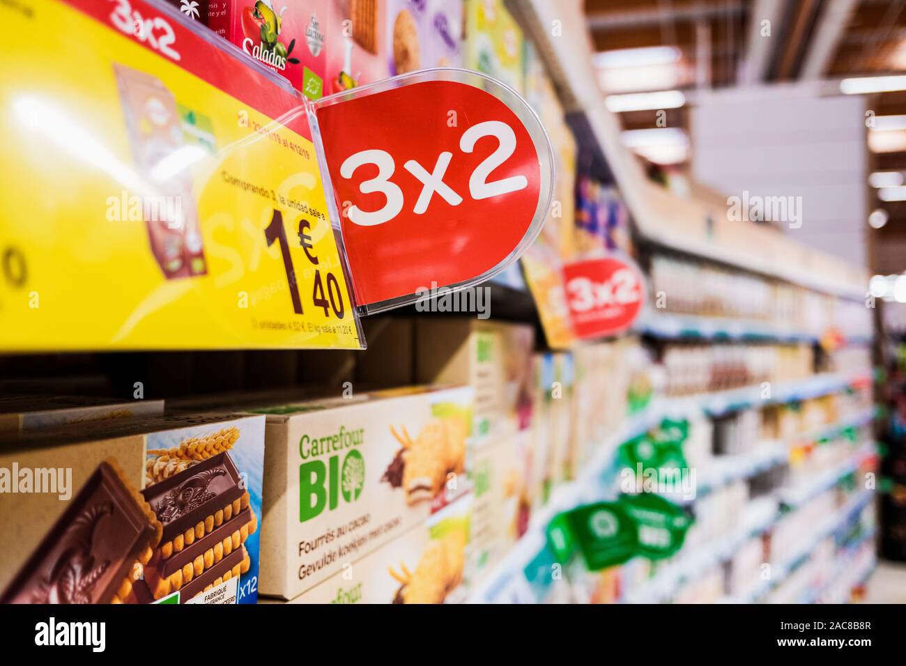 Valencia, Spain - November 26, 2019: Carrefour makes periodic offers  offering organic products at 3x2 price Stock Photo - Alamy