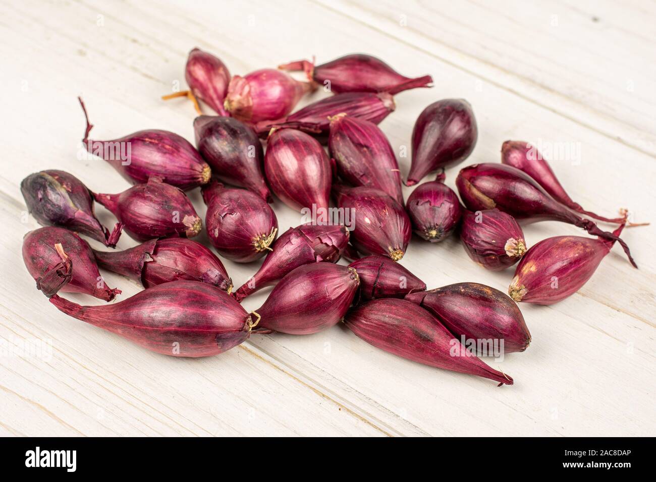 Whole red onion pile hi-res stock photography and images - Alamy