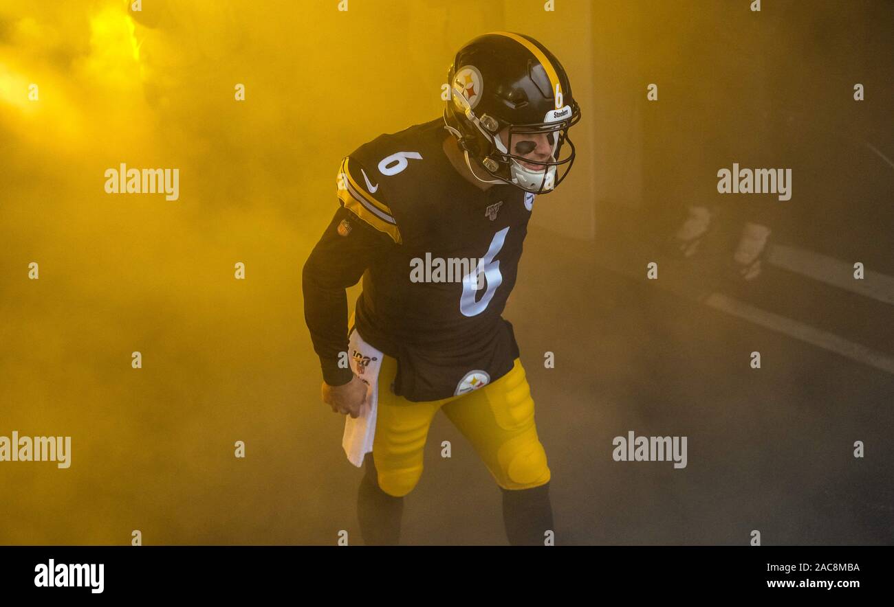 October 28th, 2018: Browns #6 Baker Mayfield during the Pittsburgh Steelers  vs Cleveland Browns game at Heinz Field in Pittsburgh, PA. Jason  Pohuski/CSM Stock Photo - Alamy