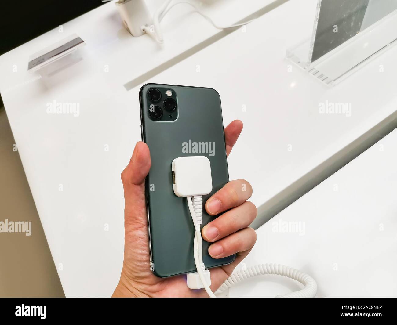 Iphone 11 Pro Green High Resolution Stock Photography And Images Alamy Iphone 11 Pro Green High Resolution Stock Photography And Images Alamy