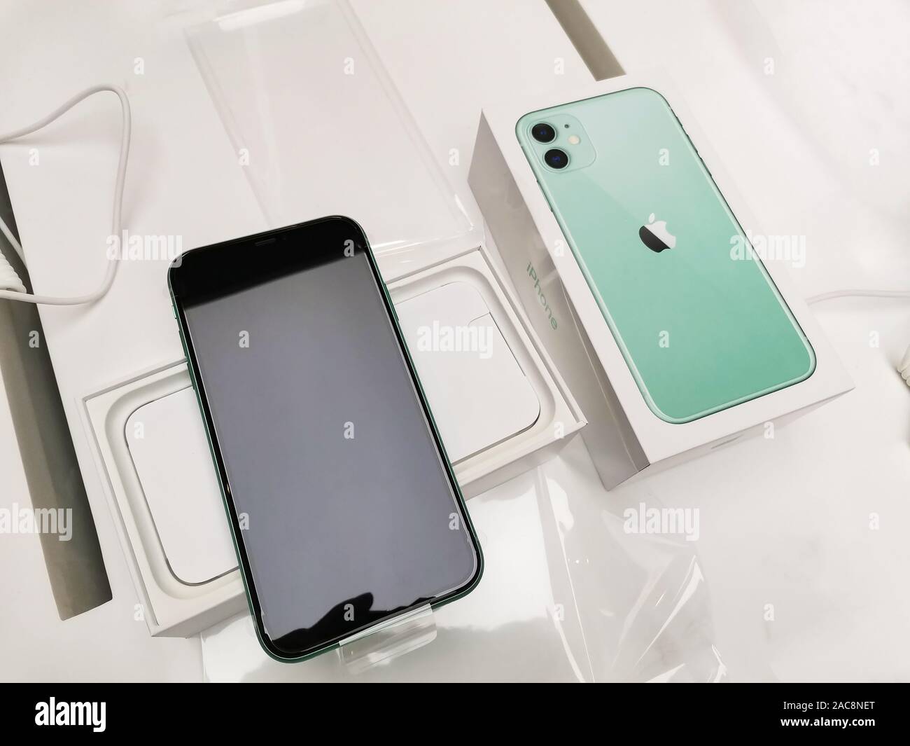 Bangkok, Thailand - November 30, 2019 : Smartphone New iPhone 11 green  color and package box modern 2019 mobile phones / Buy a new mobile phone  concep Stock Photo - Alamy
