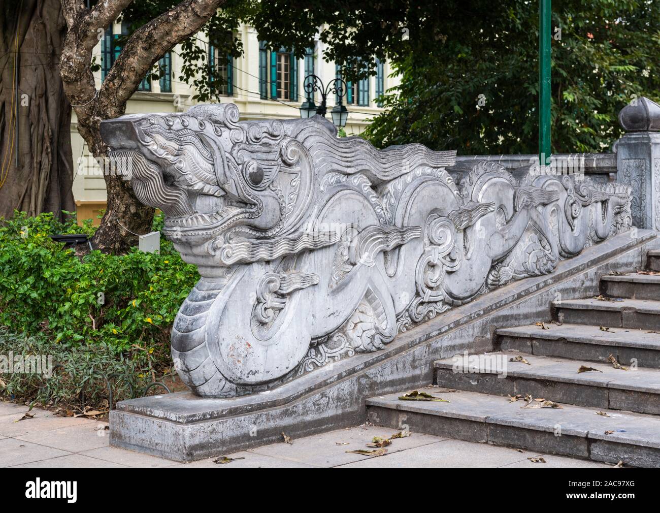 Vietnamese sculpture hi-res stock photography and images - Alamy