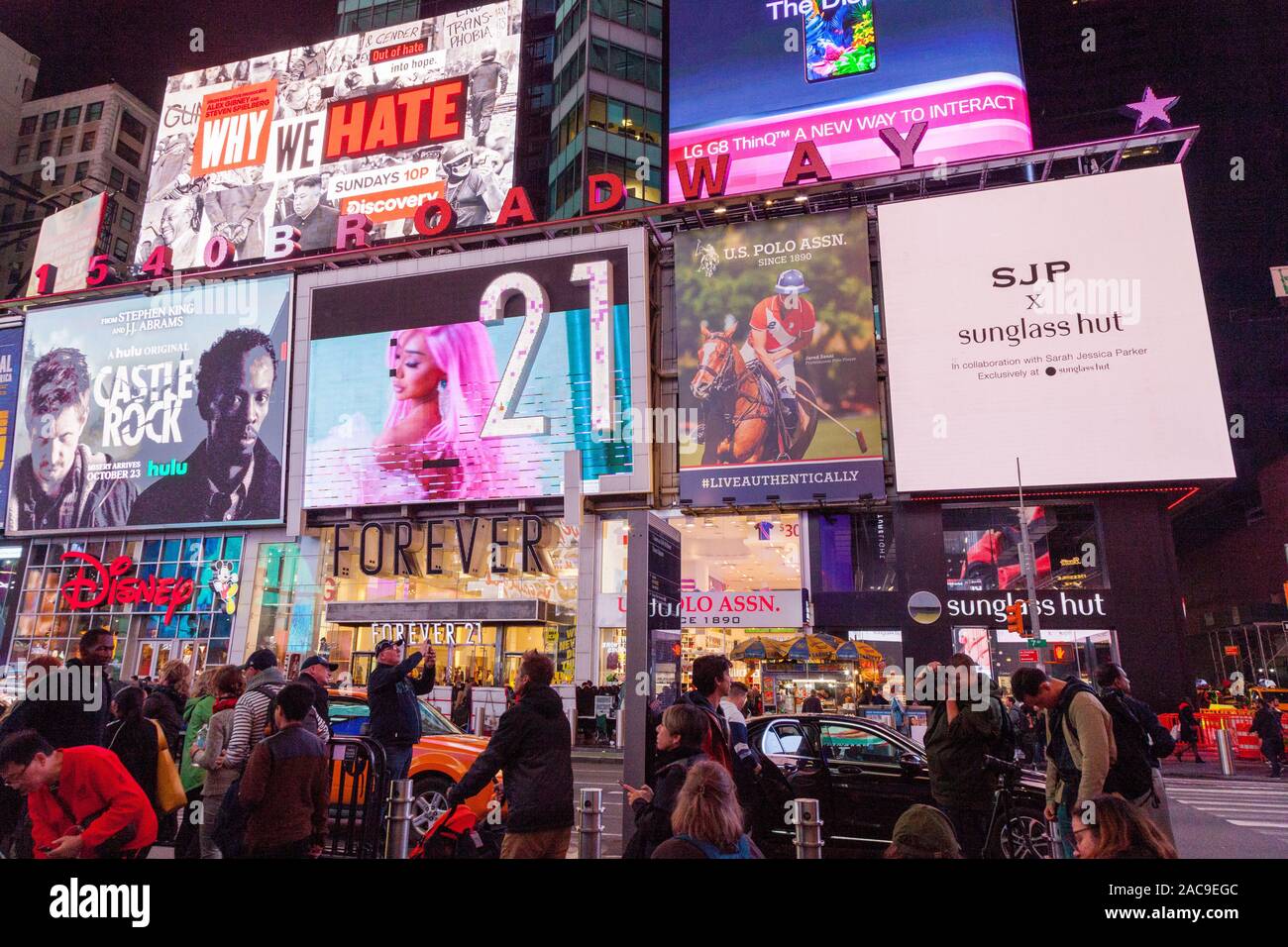 NEW YORK - 19 De Março De 2016: No Interior Da Forever 21, Em Nova