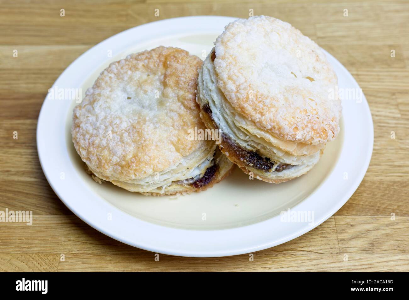 Mince pies made with puff pastry, UK Stock Photo Alamy
