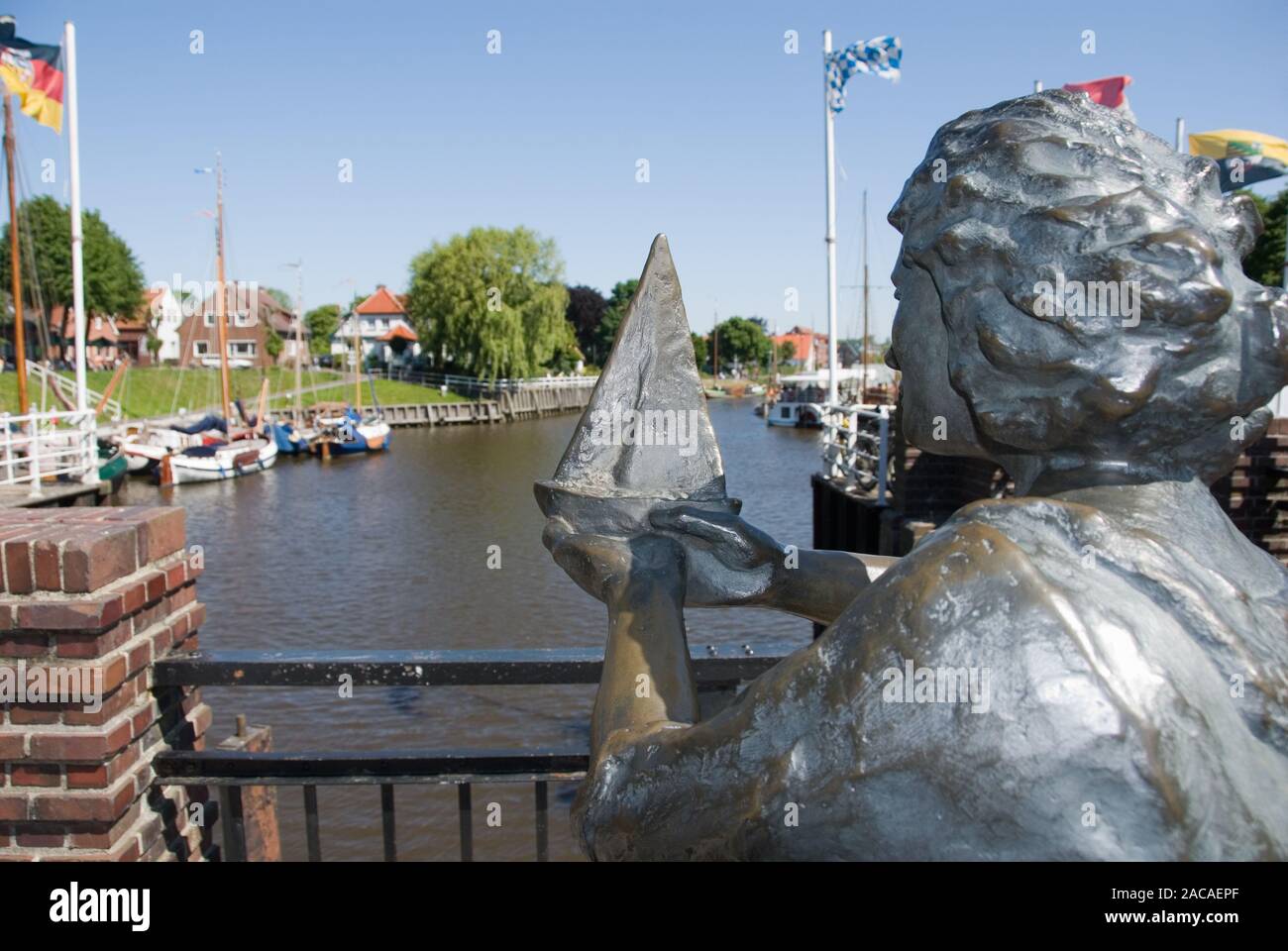 Museum harbour and statue Stock Photo Alamy