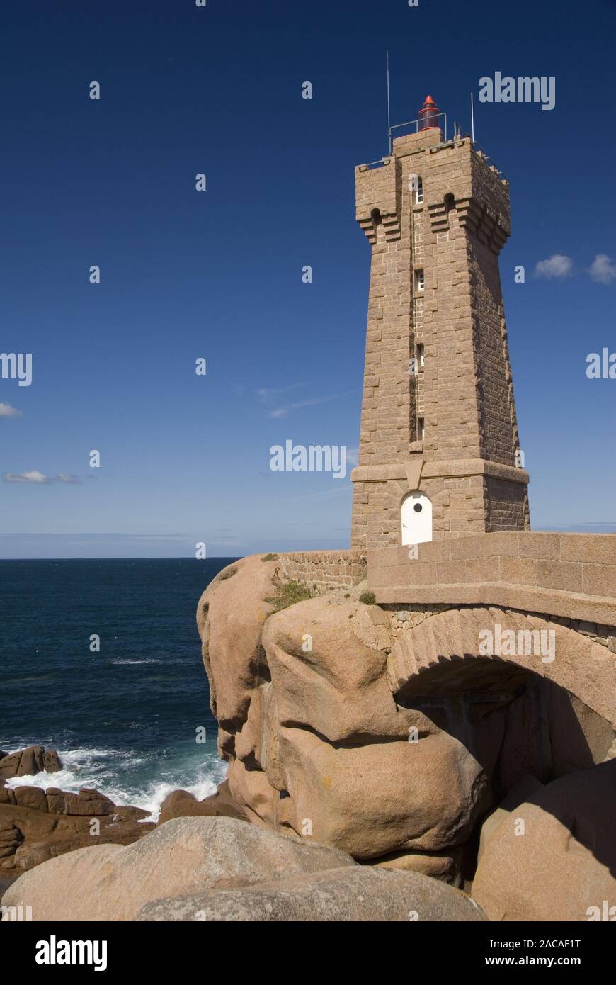 rocky-coast-and-lighthouse-hi-res-stock-photography-and-images-alamy