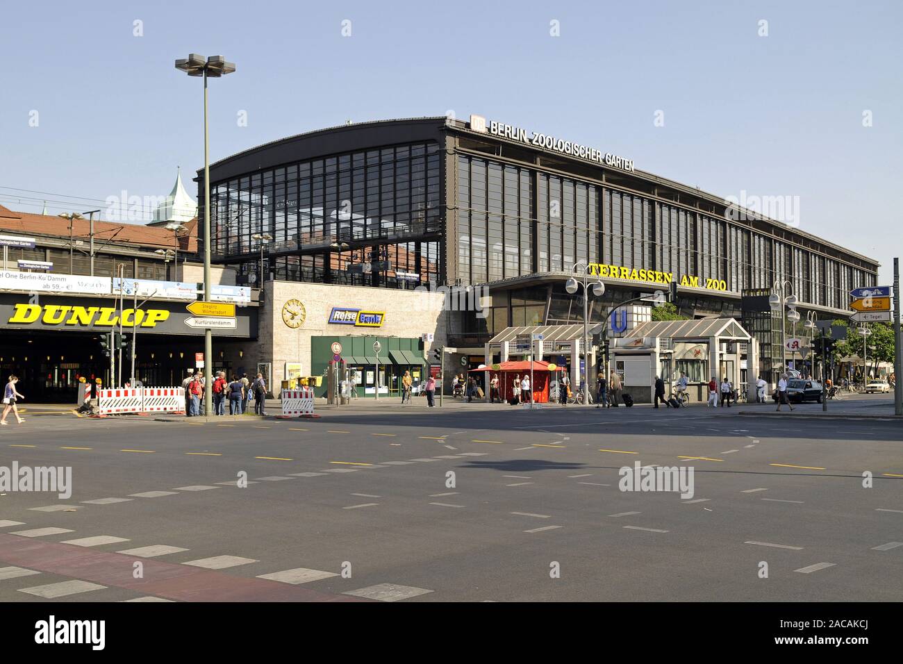 Berlin, railway station Zoologischer Garten Stock Photo Alamy