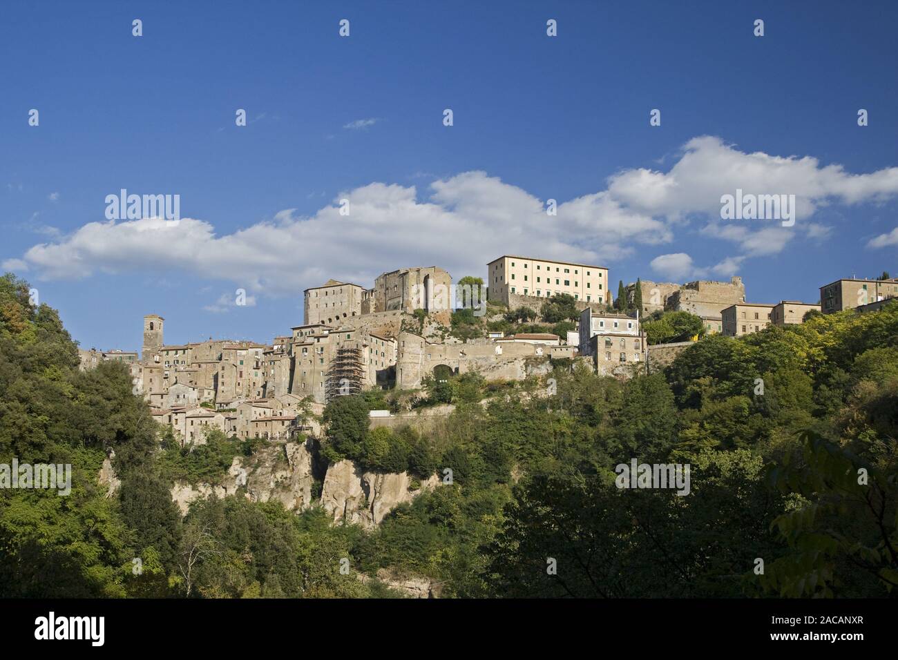 Sorano Tuscany High Resolution Stock Photography and Images - Alamy