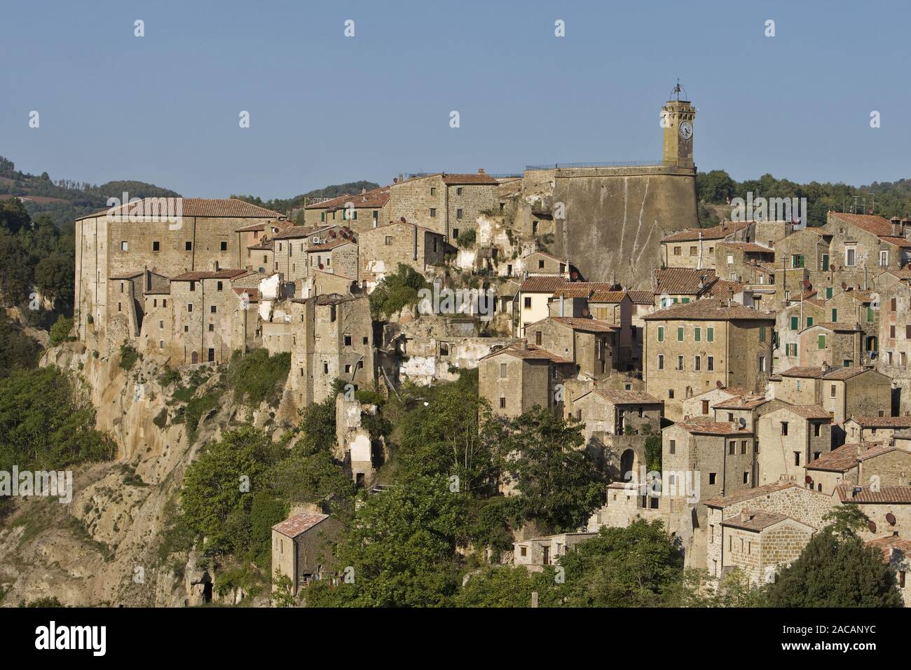 Sorano eine alte Tuffsteinstadt, Toskana, Sorana a old city on a Tuff rock, Tuscany Stock Photo