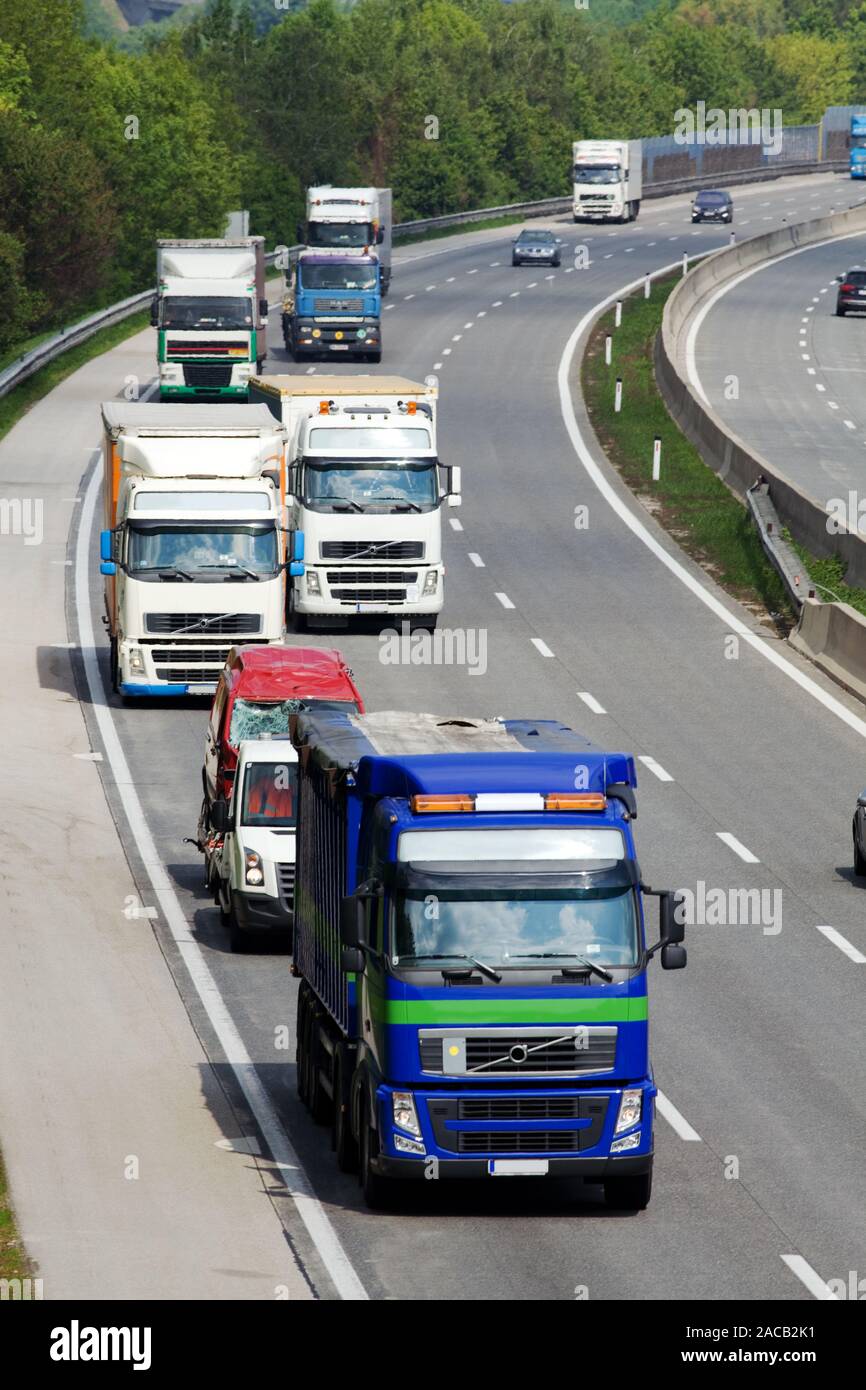 Cars trucks hi-res stock photography and images - Alamy