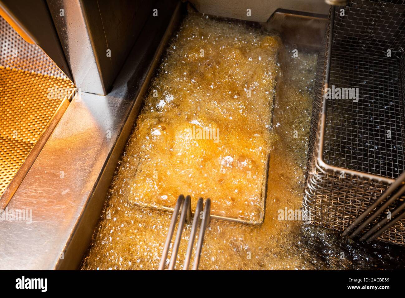 Deep fat fryer hi-res stock photography and images - Alamy