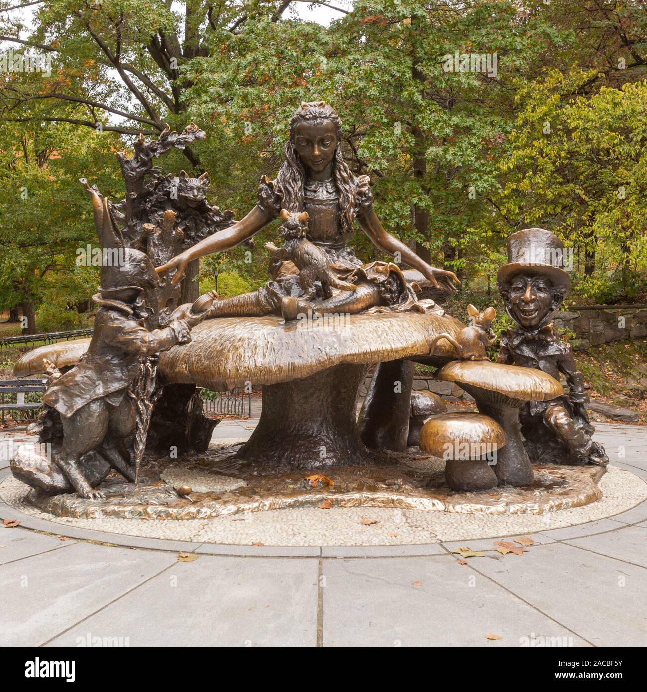 Alice in Wonderland statue, Central Park, United States of America Stock Photo Alamy