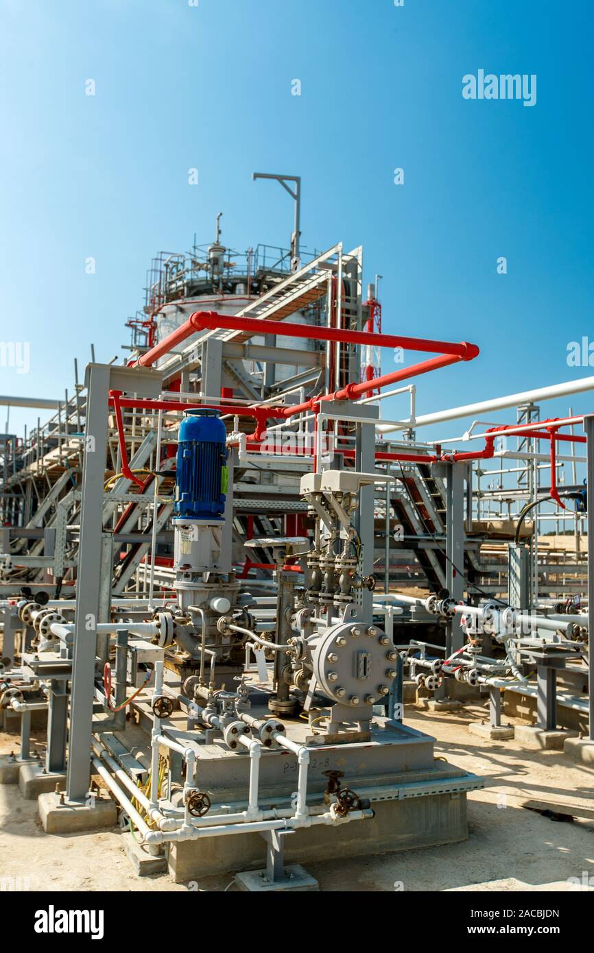 oil and gas processing facilities and pipes Stock Photo Alamy