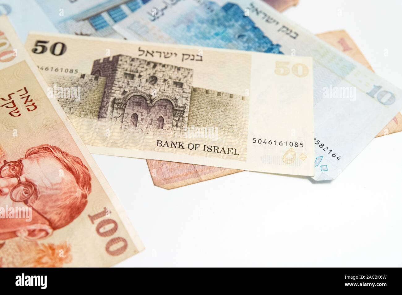 Hundred shekels bills hi-res stock photography and images - Alamy
