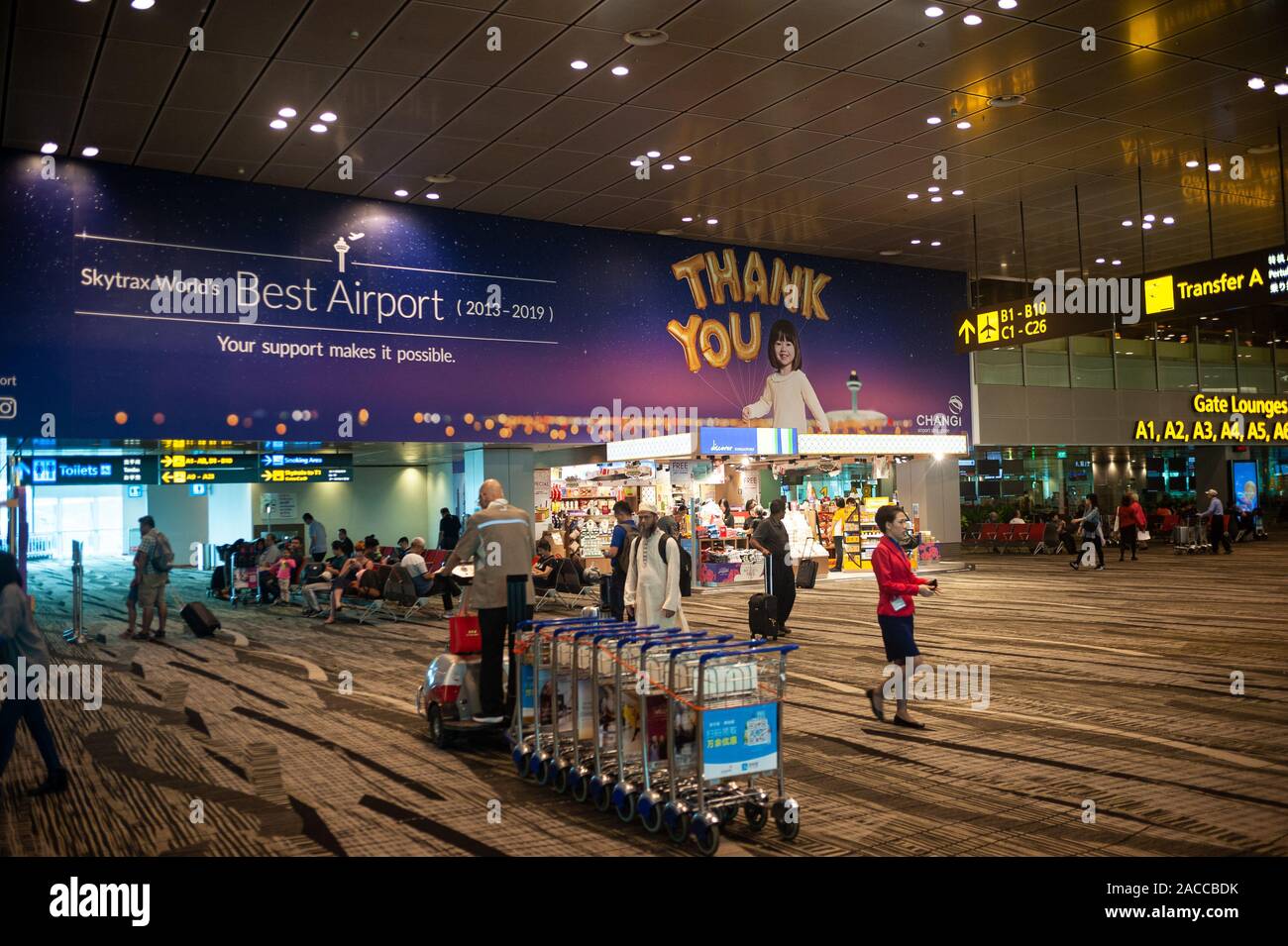 19.11.2019, Singapore, Republic of Singapore, Asia - Passengers inside Terminal 3 at Changi Airport. Stock Photo