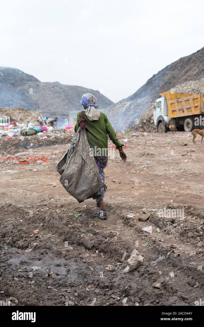 Piranha garbage dump site at Ahmedabad, Gujarat, India Stock Photo Alamy