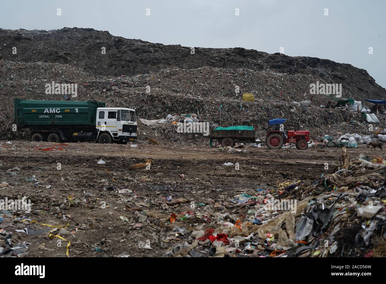 Piranha garbage dump site at Ahmedabad, Gujarat, India Stock Photo Alamy