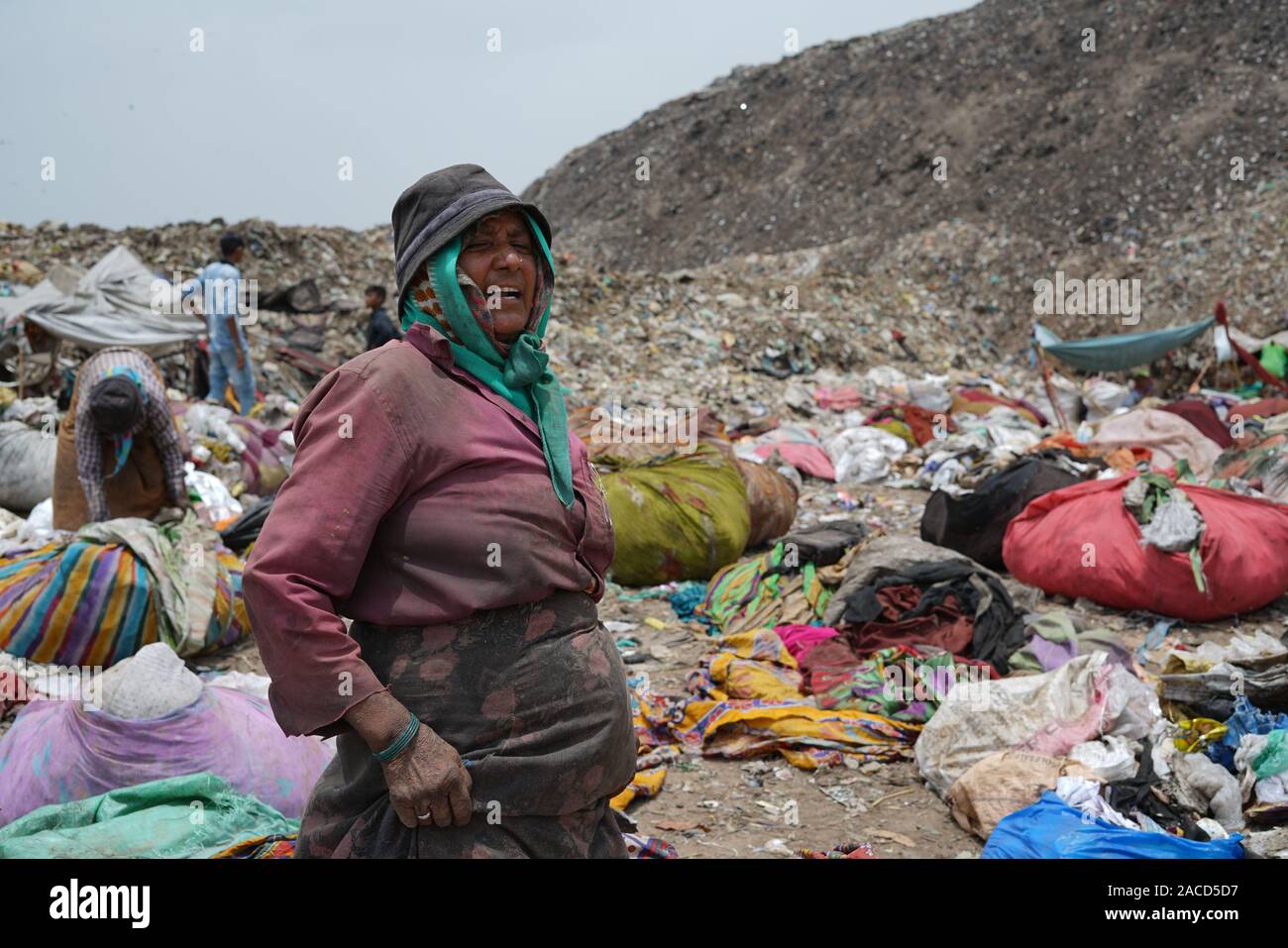 Piranha garbage dump site at Ahmedabad, Gujarat, India Stock Photo Alamy