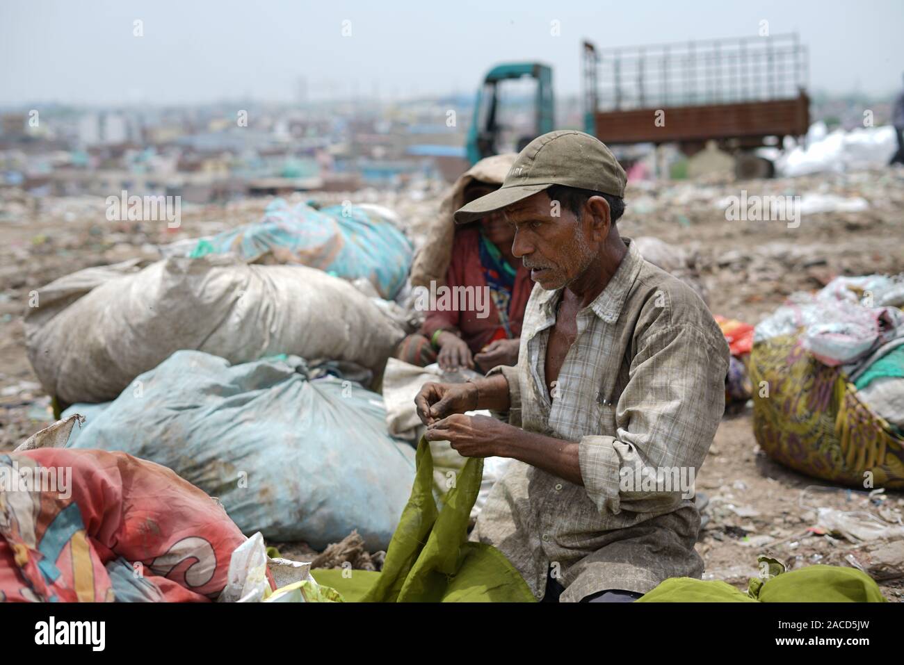 Piranha garbage dump site at Ahmedabad, Gujarat, India Stock Photo Alamy