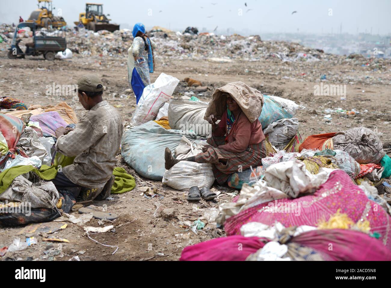 Piranha garbage dump site at Ahmedabad, Gujarat, India Stock Photo Alamy