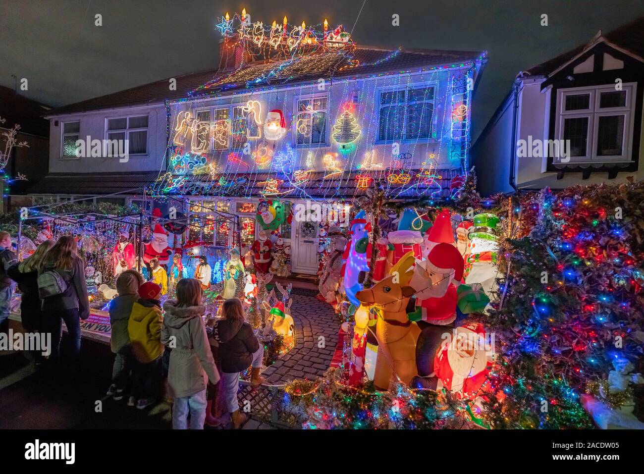 London, UK. 2nd Dec, 2019. Spectacular Christmas house lights display