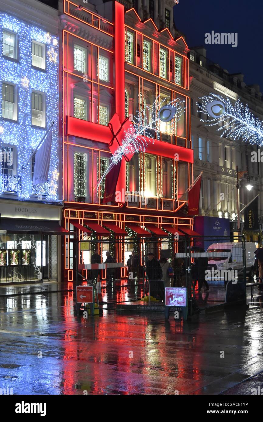 Christmas decorations at Cartier's flagship store in London Stock Photo