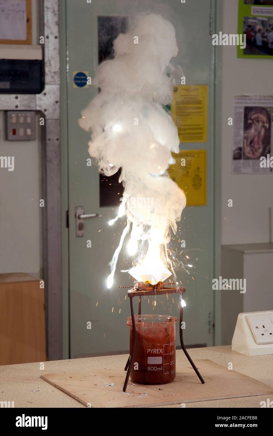 Thermite reaction. Apparatus used to demonstrate the extremely violent