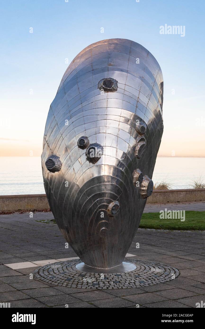 The Mussel sculpture by Michael Johnson, Musselburgh, East Lothian, Scotland, UK Stock Photo