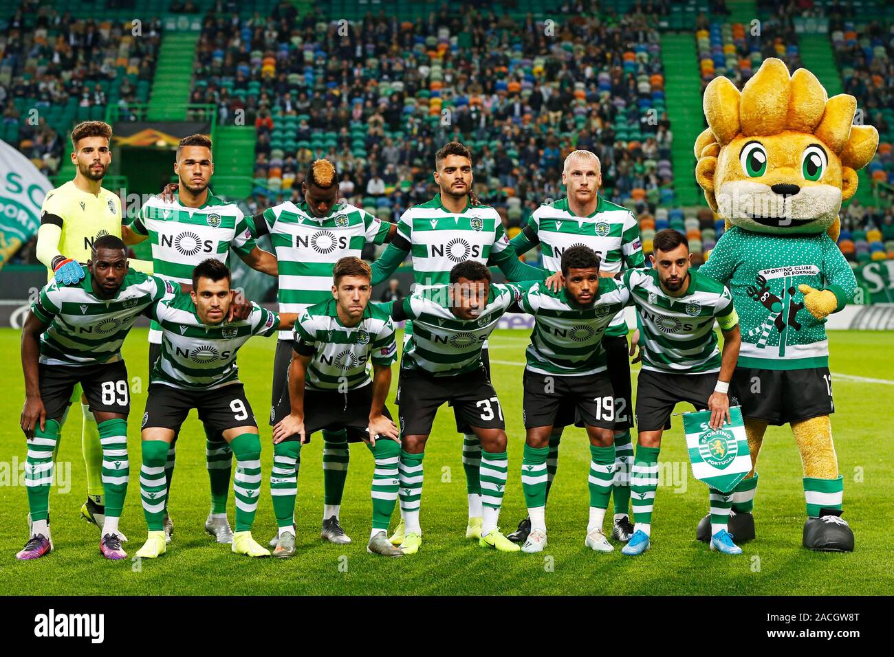 Lisbon, Portugal. Credit: D. 28th Nov, 2019. Sporting Clube de Portugal  team group line-up (Sporting) Football/Soccer : UEFA Europa League group  stage Matchday 5 Group D match between Sporting Clube de Portugal
