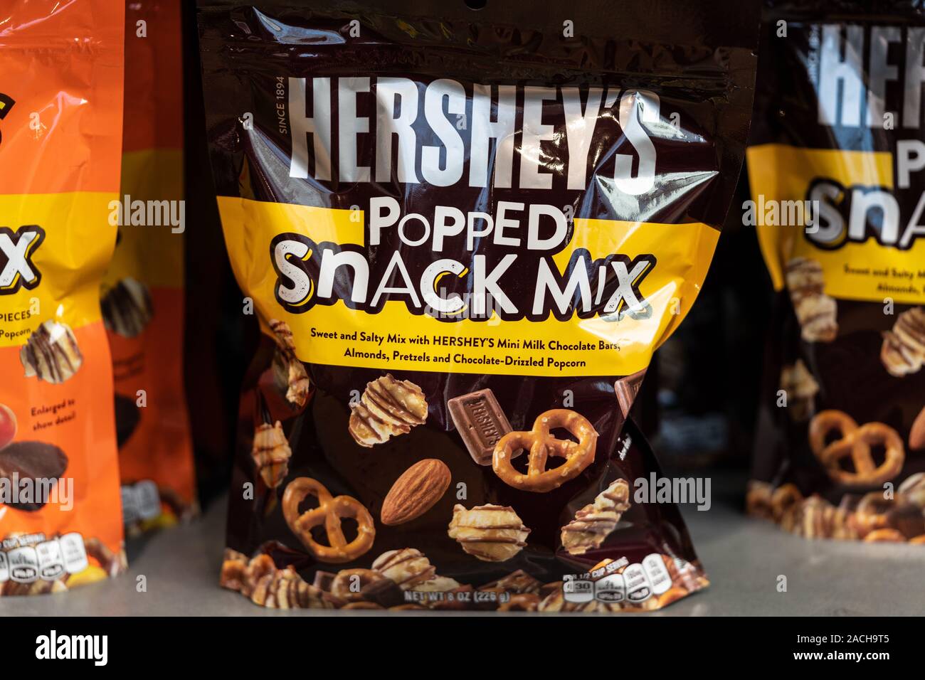 Hershey, PA / USA - November 26, 2019: Hershey's Popped Snack Mix Bags on  display and for sale in Chocolate World Stock Photo - Alamy