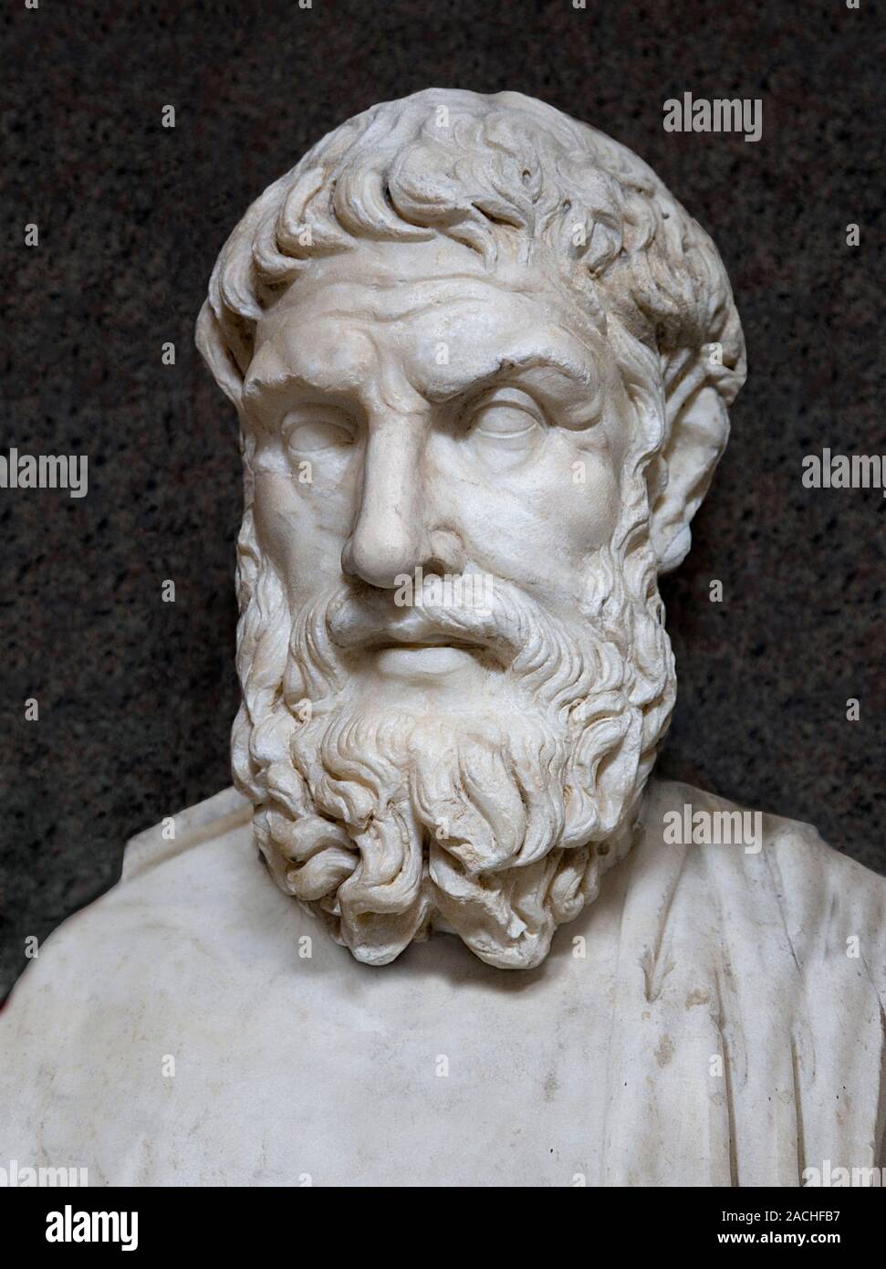 Демокрит (460-370 гг. Анаксимен скульптура. Анаксагора. Протагор картина. Демокрит бюст.