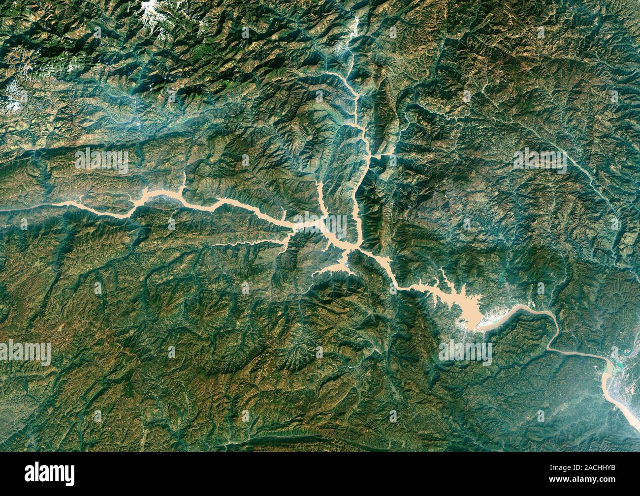 Three Gorges Dam. True colour Landsat satellite image of the Yangtze ...