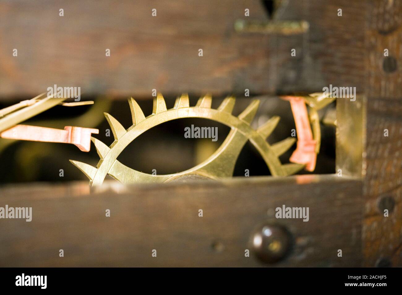 Brocklesbury Park clock mechanism. Partial view of the lubricationfree